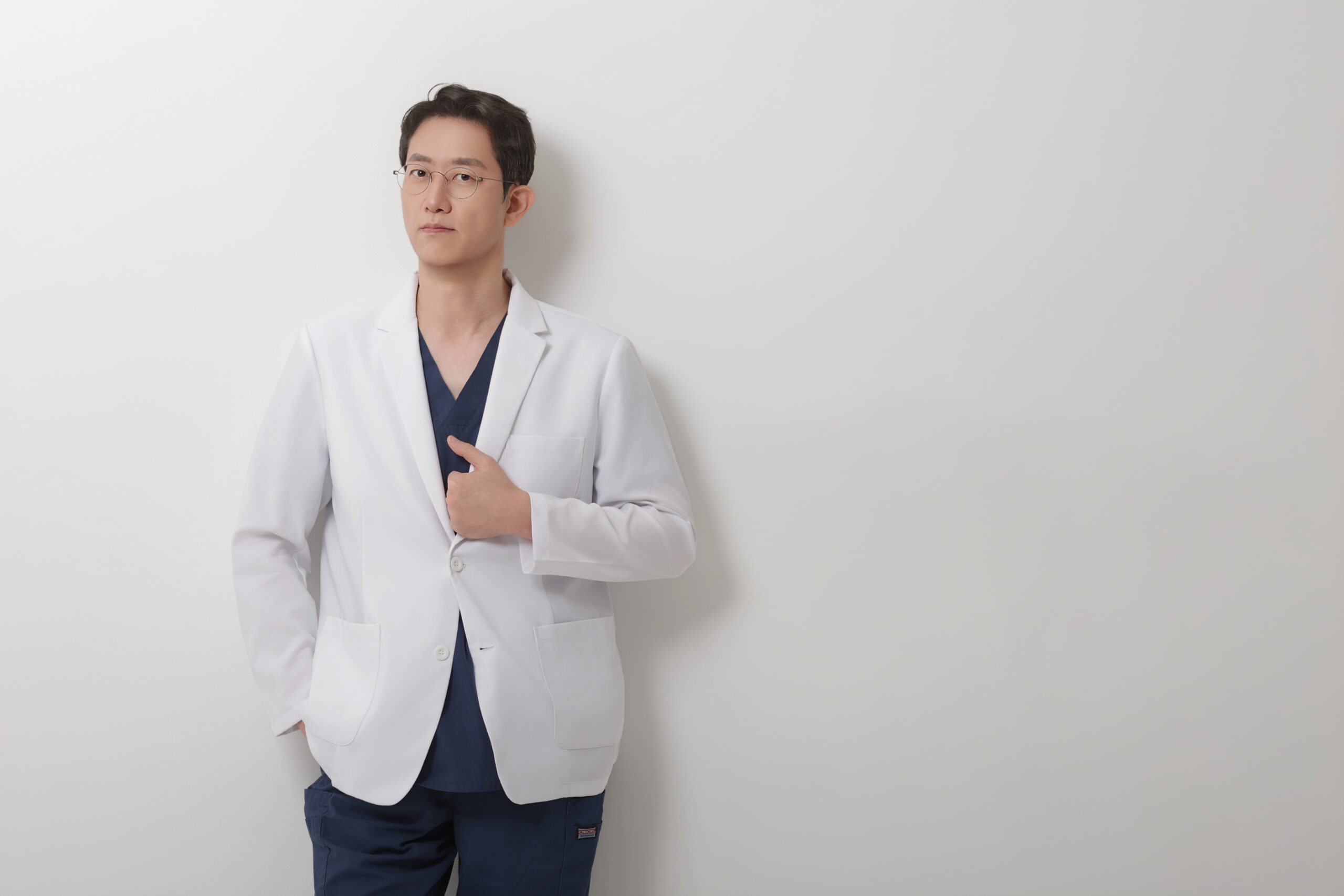 자연스러운 아름다움을 표현한 모델 이미지